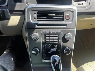 2015 Volvo S60 T5 Drive-E Premier Plus - Photo 15 - Los Angeles, CA 90022