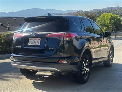 2018 Toyota RAV4 XLE - Photo 4 - Los Angeles, CA 90022