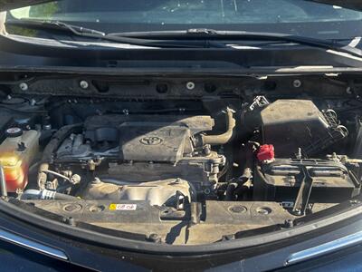2018 Toyota RAV4 XLE - Photo 11 - Los Angeles, CA 90022