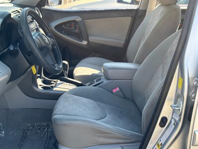 2010 Toyota RAV4   - Photo 18 - Los Angeles, CA 90022
