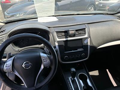 2017 Nissan Altima 2.5 SR   - Photo 9 - Los Angeles, CA 90022