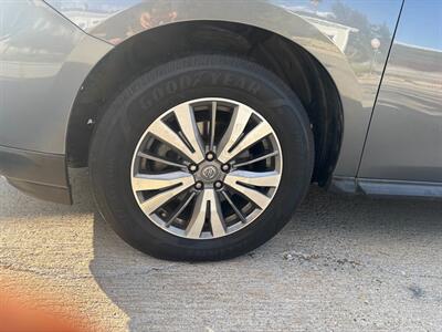2019 Nissan Pathfinder SL   - Photo 16 - Los Angeles, CA 90022