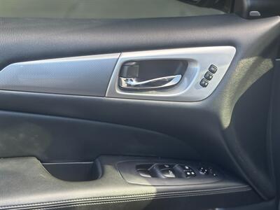 2019 Nissan Pathfinder SL   - Photo 15 - Los Angeles, CA 90022