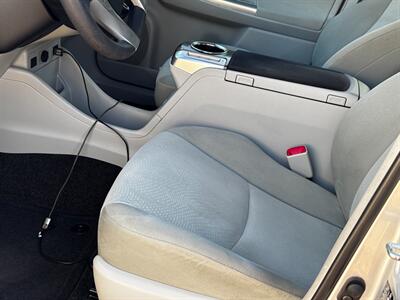 2013 Toyota Prius v Five   - Photo 12 - Los Angeles, CA 90022
