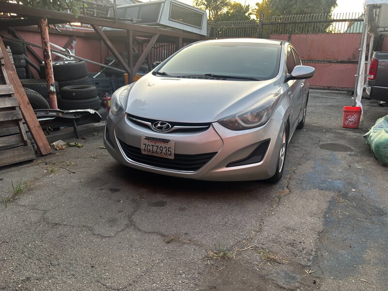 2015 Hyundai ELANTRA SE  