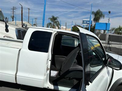 2002 Dodge Dakota SXT   - Photo 10 - Los Angeles, CA 90022