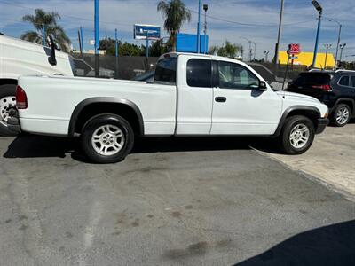 2002 Dodge Dakota SXT   - Photo 9 - Los Angeles, CA 90022