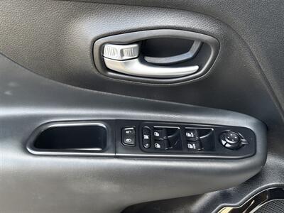 2018 Jeep Renegade Altitude   - Photo 17 - Los Angeles, CA 90022