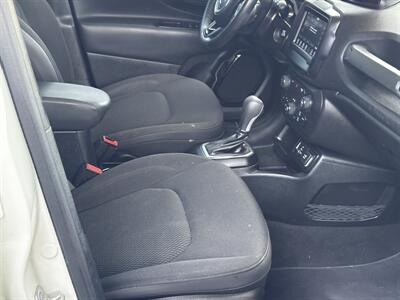 2018 Jeep Renegade Altitude   - Photo 11 - Los Angeles, CA 90022