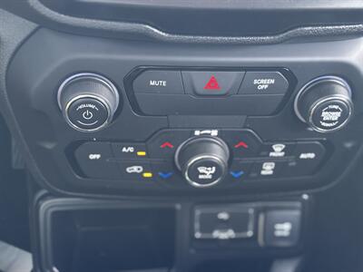2018 Jeep Renegade Altitude   - Photo 19 - Los Angeles, CA 90022