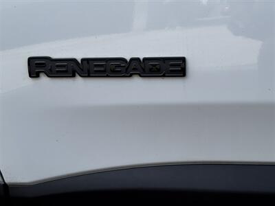 2018 Jeep Renegade Altitude   - Photo 14 - Los Angeles, CA 90022