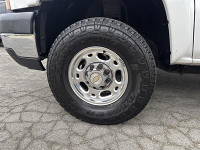2004 Chevrolet Silverado 2500HD Work Truck - Photo 19 - Los Angeles, CA 90022