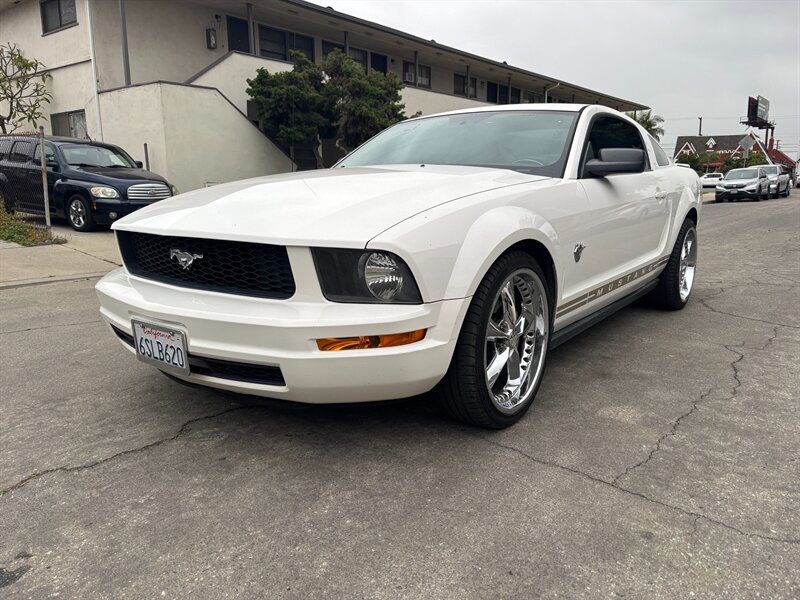 2009 Ford Mustang V6 - Photo 1 - Los Angeles, CA 90022