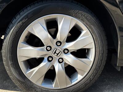 2009 Honda Accord EX-L w/Navi   - Photo 11 - Los Angeles, CA 90022