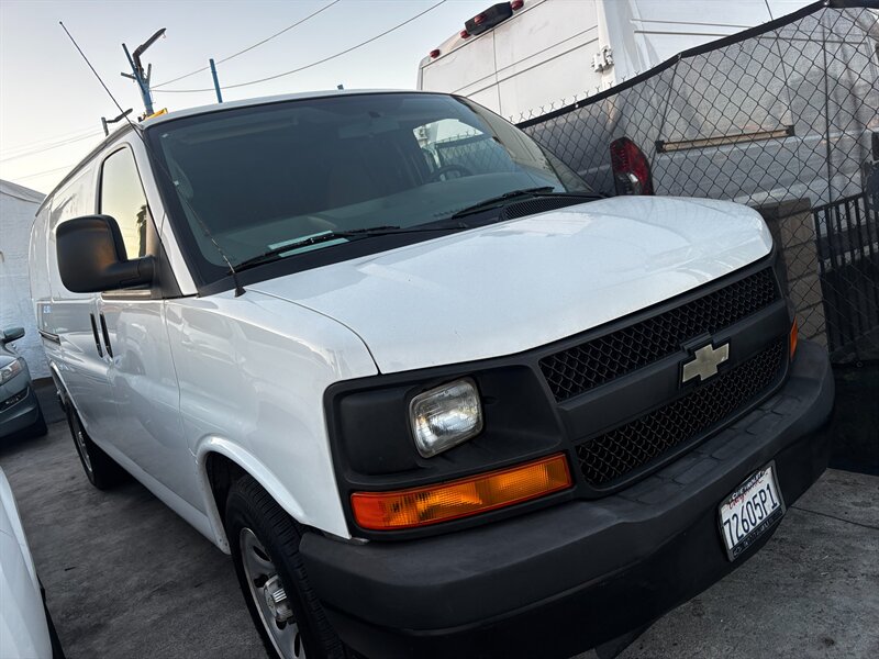 2014 Chevrolet Express 1500   - Photo 1 - Los Angeles, CA 90022