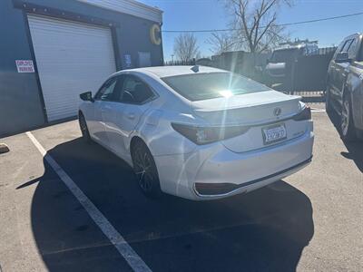 2025 Lexus ES 300h   - Photo 8 - Albuquerque, NM 87107