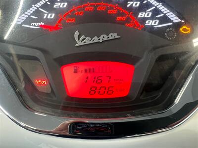 2022 Vespa GTS 300 75th - Photo 4 - Albuquerque, NM 87107