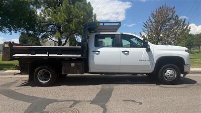 2020 Chevrolet Silverado 3500 Crew Cab Flatbed 4x4 Diesel - Photo 9 - Albuquerque, NM 87107