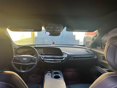 2024 Cadillac LYRIQ Luxury 3   - Photo 9 - Albuquerque, NM 87107