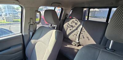 2015 Nissan Frontier SV   - Photo 9 - Albuquerque, NM 87107