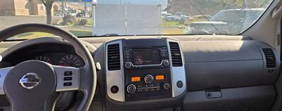 2015 Nissan Frontier SV   - Photo 18 - Albuquerque, NM 87107