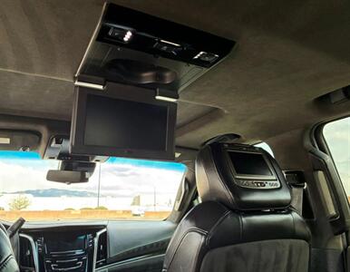 2018 Cadillac Escalade Platinum   - Photo 11 - Albuquerque, NM 87107