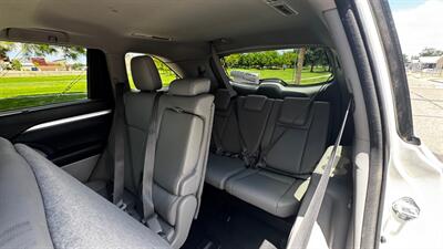 2016 Toyota Highlander XLE   - Photo 19 - Albuquerque, NM 87107