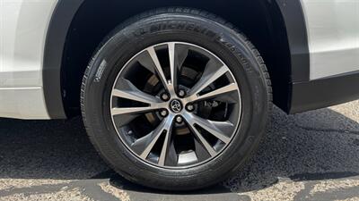 2016 Toyota Highlander XLE   - Photo 23 - Albuquerque, NM 87107