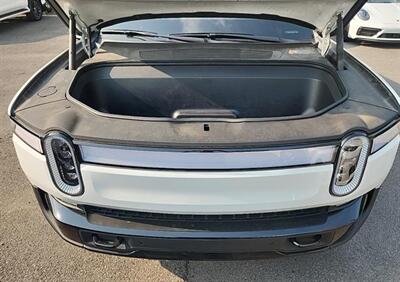 2023 Rivian R1S Adventure   - Photo 17 - Albuquerque, NM 87107