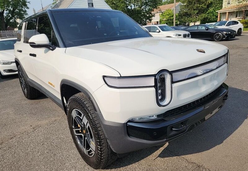2023 Rivian R1S Adventure - Photo 1 - Albuquerque, NM 87107