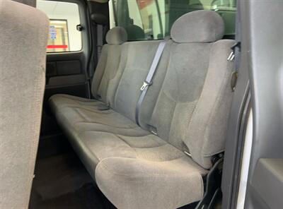 2006 Chevrolet Silverado 2500HD Work Truck - Photo 12 - Albuquerque, NM 87107