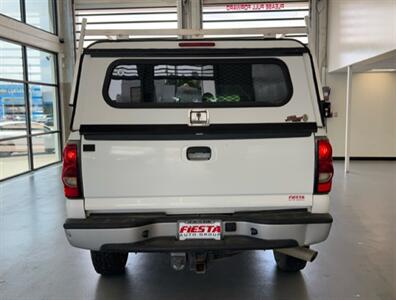 2006 Chevrolet Silverado 2500HD Work Truck - Photo 8 - Albuquerque, NM 87107