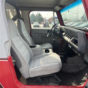 1988 Jeep Wrangler Laredo   - Photo 12 - Albuquerque, NM 87107