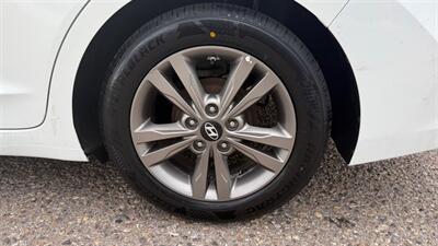 2017 Hyundai Elantra SE - Photo 20 - Albuquerque, NM 87107