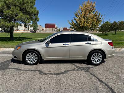 2013 Chrysler 200 Limited 3.6L FWD   - Photo 9 - Albuquerque, NM 87107