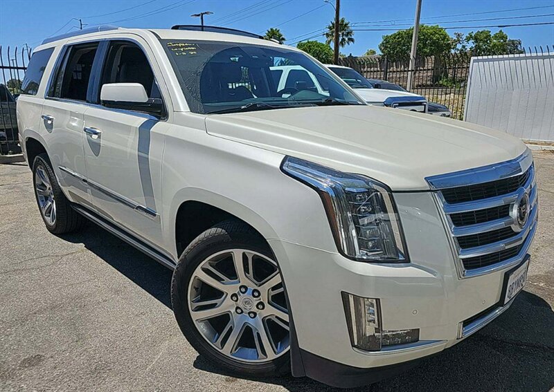 2015 Cadillac Escalade Premium - Photo 1 - Albuquerque, NM 87107