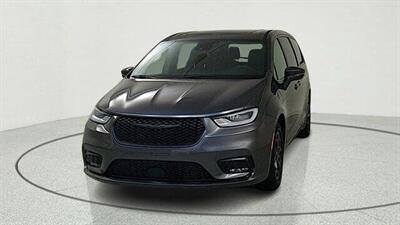 2021 Chrysler Pacifica Limited - Photo 3 - Albuquerque, NM 87107
