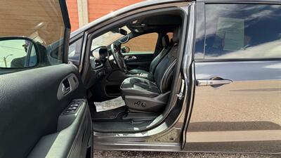 2021 Chrysler Pacifica Limited - Photo 19 - Albuquerque, NM 87107