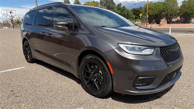 2021 Chrysler Pacifica Limited Minivan
