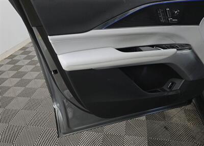 2024 Cadillac LYRIQ Luxury 2   - Photo 15 - Albuquerque, NM 87107