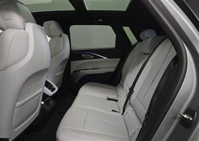 2024 Cadillac LYRIQ Luxury 2   - Photo 19 - Albuquerque, NM 87107