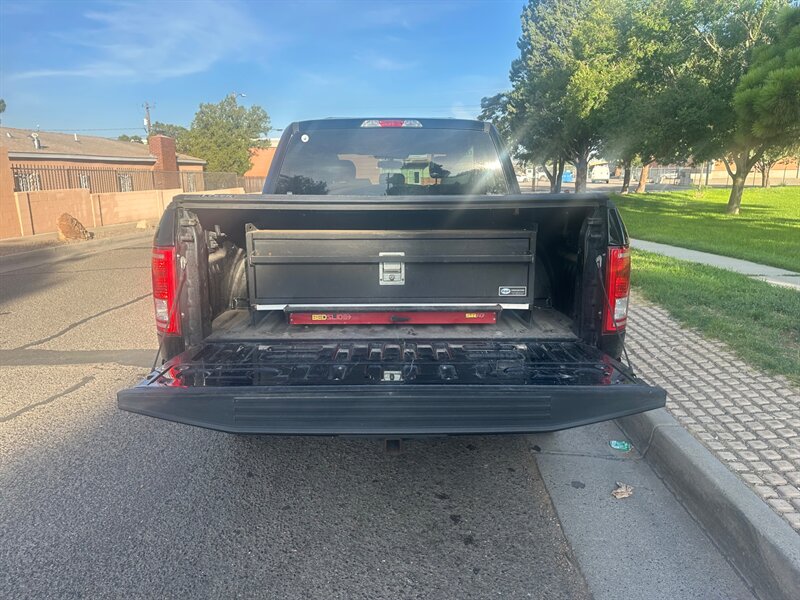 2017 Ford F-150 XLT photo 8