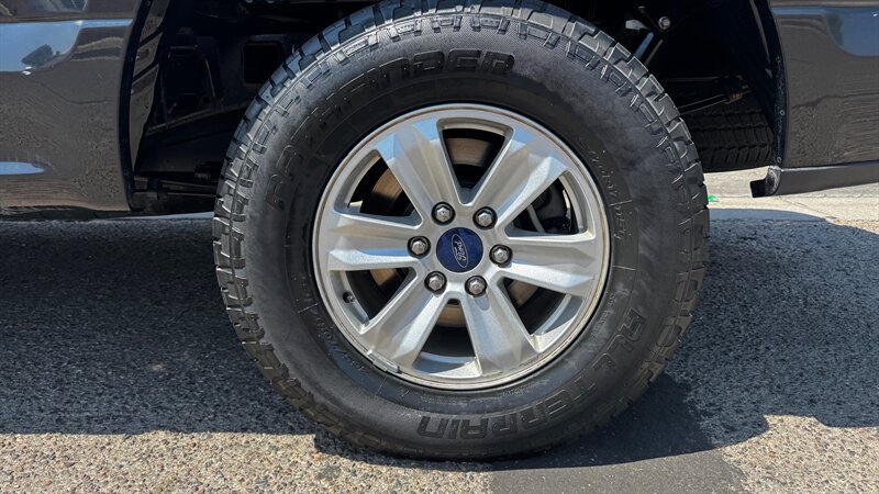 2017 Ford F-150 XLT photo 18