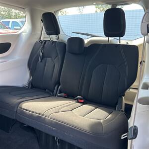 2022 Chrysler Voyager LX - Photo 21 - Albuquerque, NM 87107