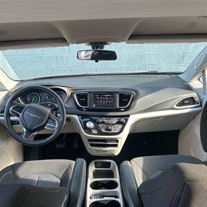 2022 Chrysler Voyager LX - Photo 16 - Albuquerque, NM 87107