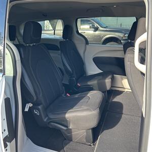 2022 Chrysler Voyager LX - Photo 22 - Albuquerque, NM 87107
