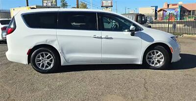 2022 Chrysler Voyager LX   - Photo 4 - Albuquerque, NM 87107