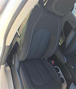 2022 Chrysler Voyager LX   - Photo 15 - Albuquerque, NM 87107