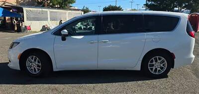 2022 Chrysler Voyager LX   - Photo 3 - Albuquerque, NM 87107