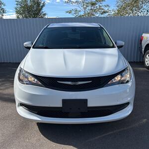 2022 Chrysler Voyager LX - Photo 4 - Albuquerque, NM 87107